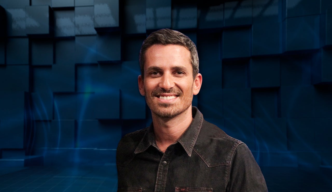 Damián Mollá reivindica en La Brújula otra forma de enseñar: "Se puede aprender historia sin aburrir" episode artwork