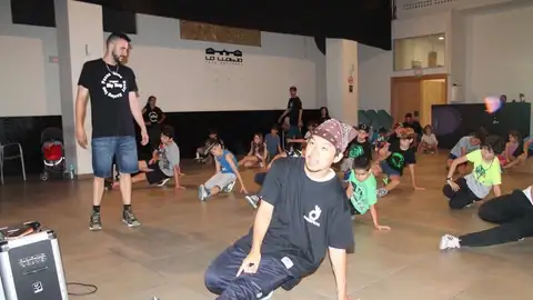Clase magistral de break dance en el I MasterBreak Kids and Junior Clase magistral de break dance en el I MasterBreak Kids and Junior
