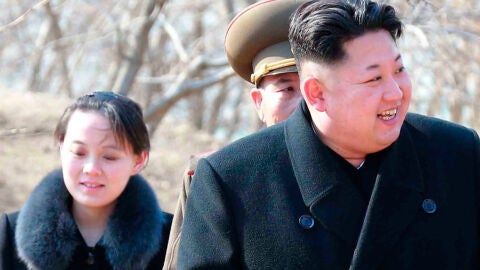 Kim Jong-un con su hermana peque&ntilde;a Kim Yo-jong
