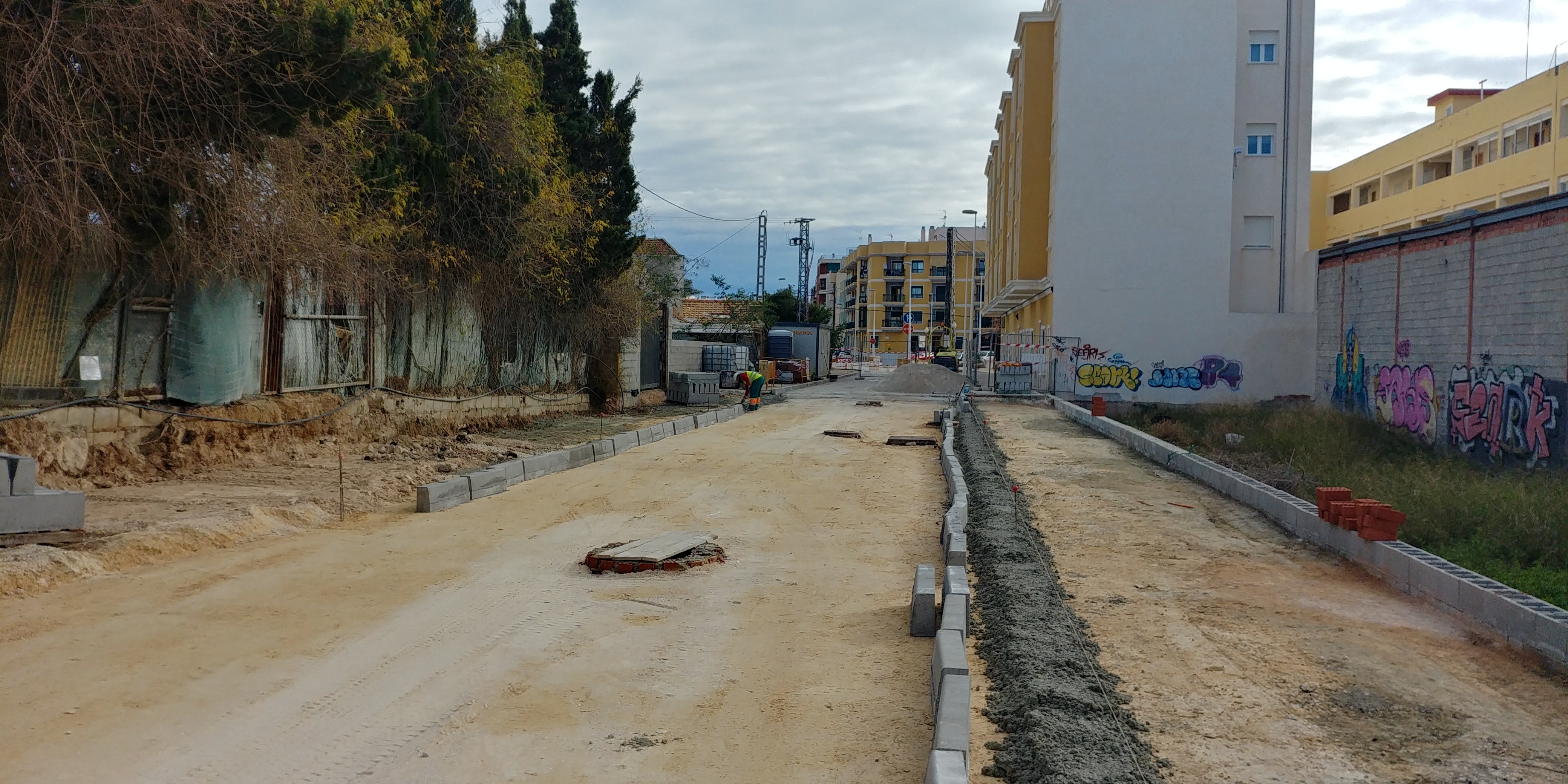 El Ayuntamiento de Elche urbaniza la calle Armada Española de El Altet El Ayuntamiento de Elche urbaniza la calle Armada Española de El Altet