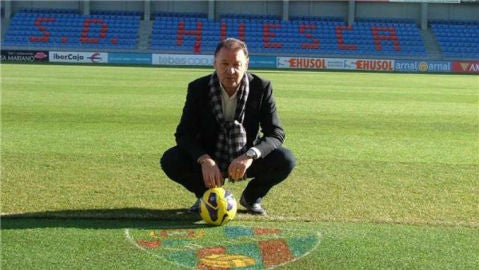 El presidente del Huesca, Agust&iacute;n Lasaosa