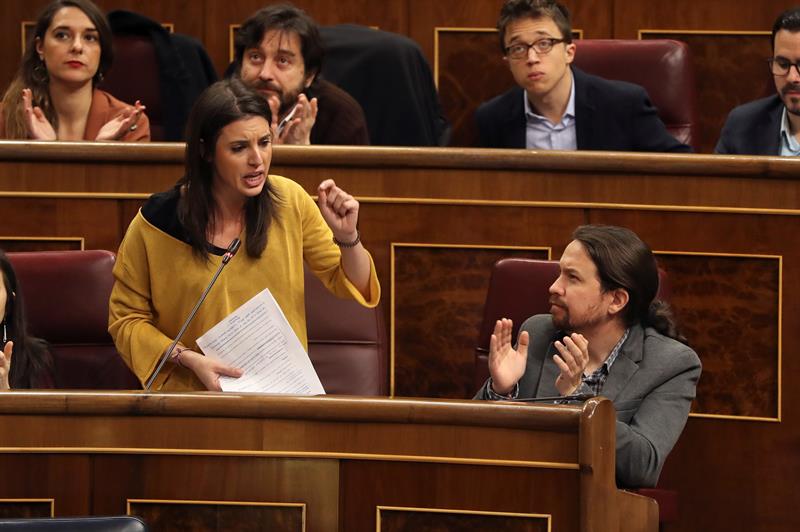 Podemos reprocha al Gobierno haber rechazado sus propuestas sobre igualdad y Báñez les acusa de hacer "demagogia" Podemos reprocha al Gobierno haber rechazado sus propuestas sobre igualdad y Báñez les acusa de hacer "demagogia"