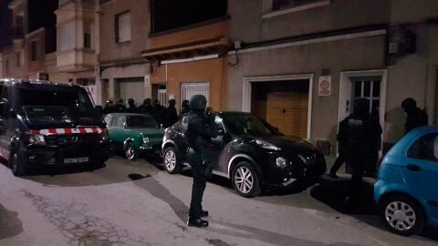 Operaci&oacute;n policial de los Mossos
