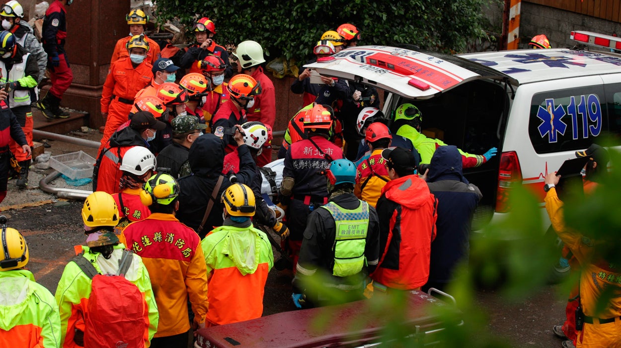 Intensifican las labores de localización y rescate de los 58 atrapados en Taiwán Intensifican las labores de localización y rescate de los 58 atrapados en Taiwán