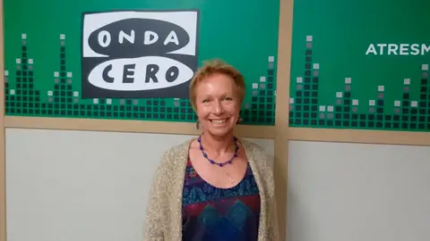 Sarah Lark en los estudios de Onda Cero Almería Sarah Lark en los estudios de Onda Cero Almería