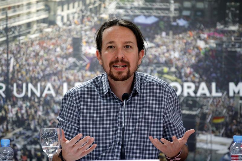 Pablo Iglesias: "Se nota que Casado sabe de lo que está hablando; no deja muy bien a Cifuentes" Pablo Iglesias: "Se nota que Casado sabe de lo que está hablando; no deja muy bien a Cifuentes"