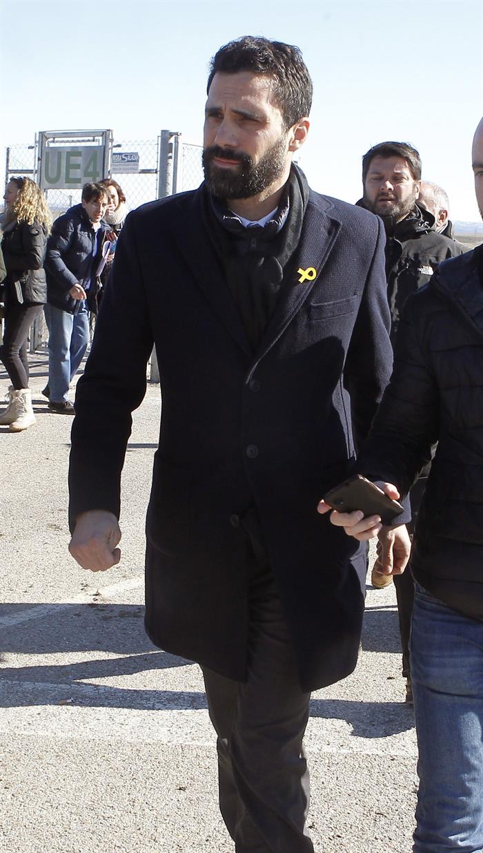 Torrent no aclara el futuro de la investidura tras reunirse con Junqueras Torrent no aclara el futuro de la investidura tras reunirse con Junqueras