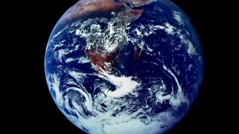 La Tierra desde el espacio La Tierra desde el espacio