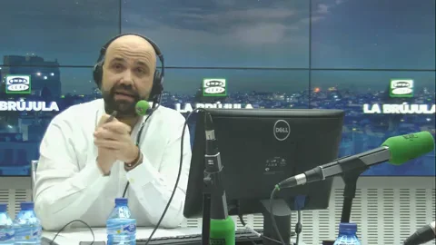 La entrada de David del Cura: "Artadi se pone la careta de Puigdemont en este jueves lardero" La entrada de David del Cura: "Artadi se pone la careta de Puigdemont en este jueves lardero"