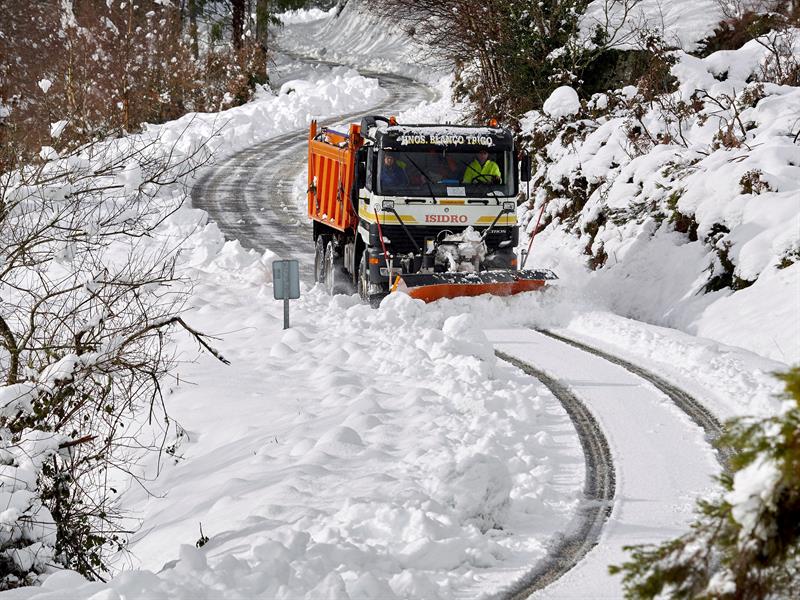 87 carreteras y puertos de montaña permanecen afectados por el temporal 87 carreteras y puertos de montaña permanecen afectados por el temporal