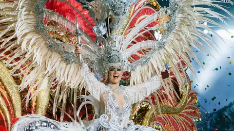 Carmen Lourido protagoniza su cuento y reinará en el carnaval de Tenerife Carmen Lourido protagoniza su cuento y reinará en el carnaval de Tenerife