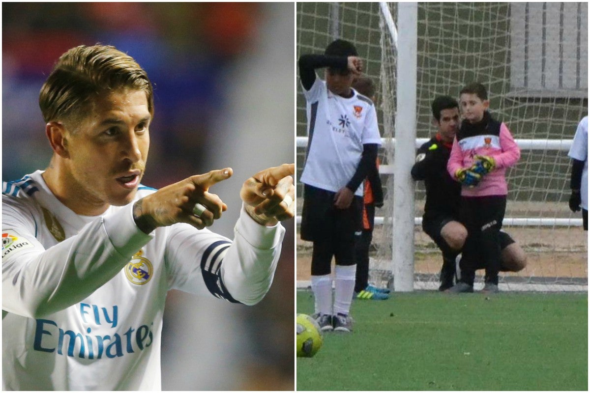 La imagen de un árbitro con un benjamín que ensalzó Sergio Ramos: "Por eso amamos este deporte" La imagen de un árbitro con un benjamín que ensalzó Sergio Ramos: "Por eso amamos este deporte"