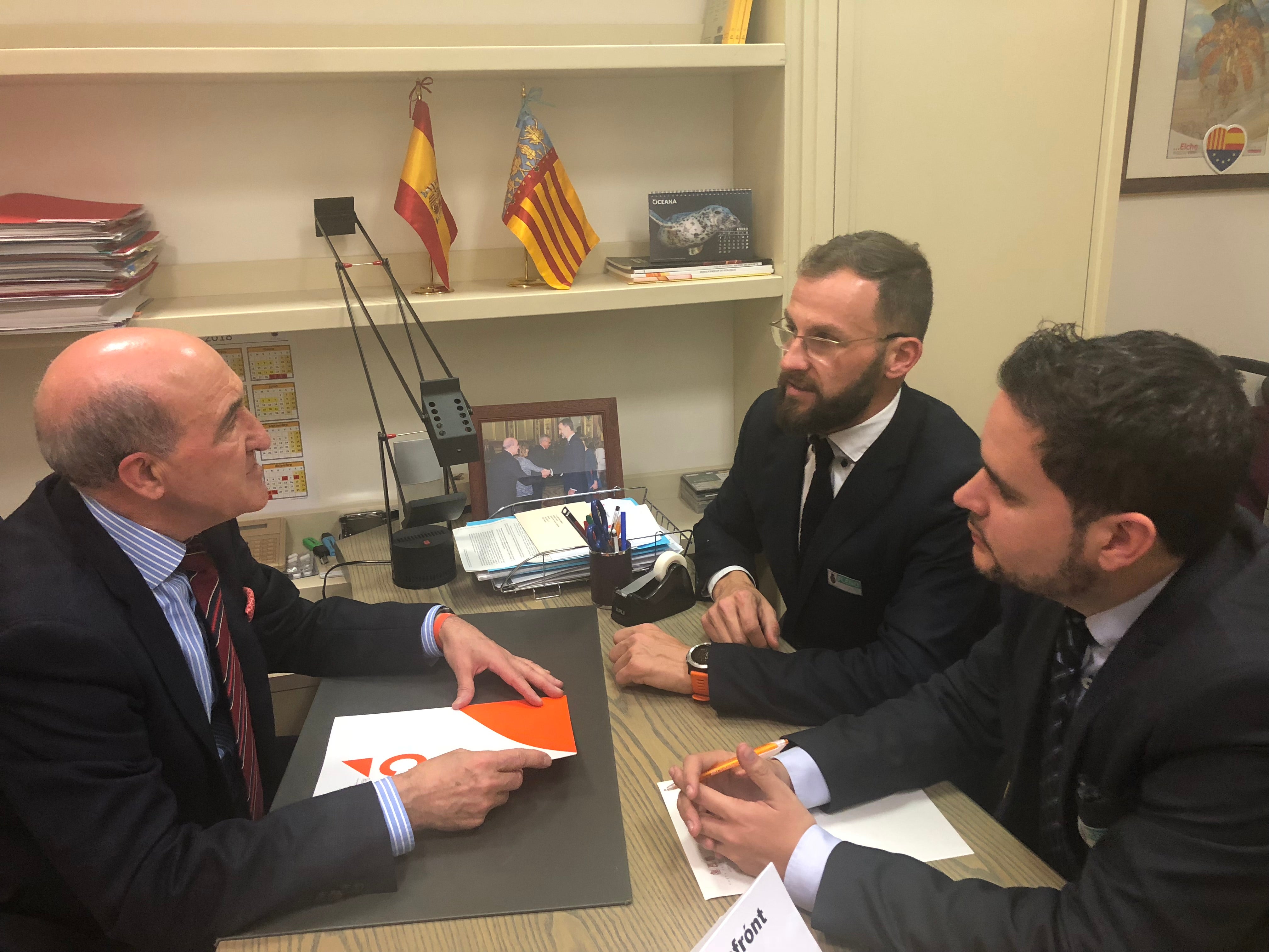 Cs Elche insta al PP a explicar su voto contrario en el Senado a la derogación del ‘tasazo’ al trasvase Tajo-Segura Cs Elche insta al PP a explicar su voto contrario en el Senado a la derogación del ‘tasazo’ al trasvase Tajo-Segura