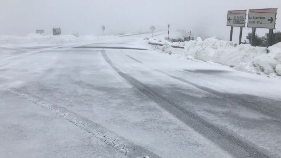 Carreteras de acceso al Teide nevadas en Febrero de 2018