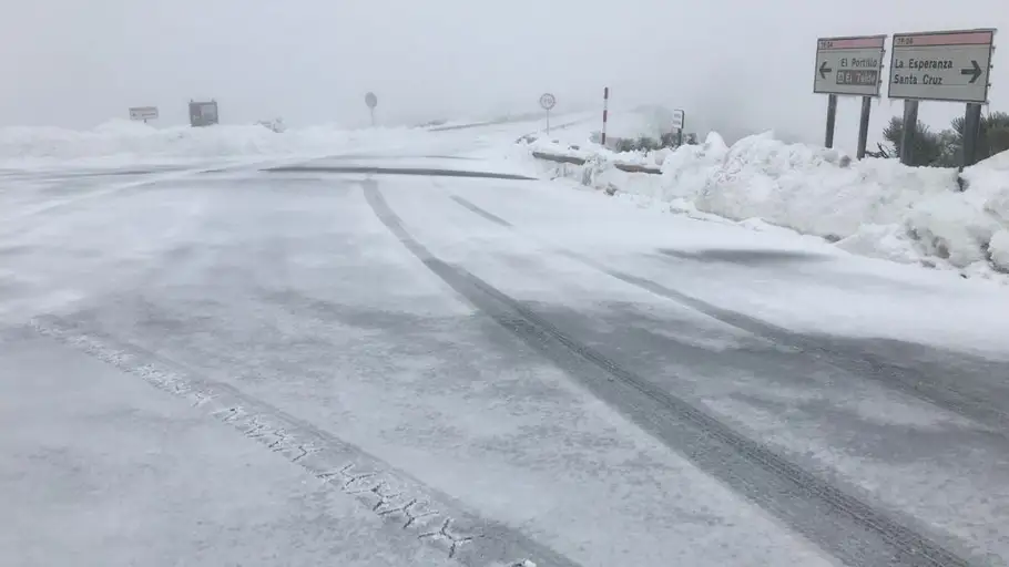 Carreteras de acceso al Teide nevadas en Febrero de 2018 Carreteras de acceso al Teide nevadas en Febrero de 2018