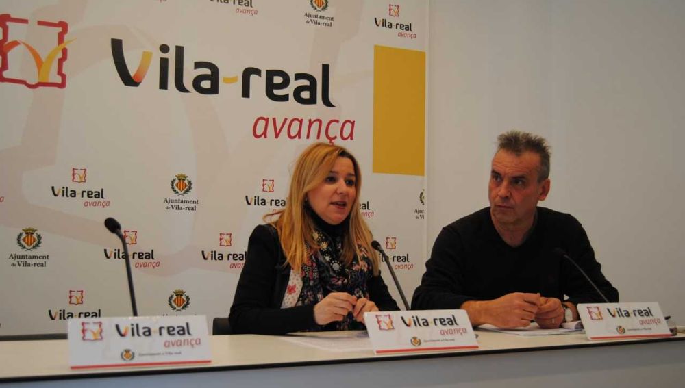 La regidora de Sanitat Silvia Gómez i el responsable de la UPC José Gisbert han presentat el projecte Vila-Jove en Acció.