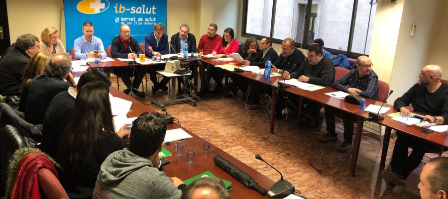 La mayoría de la Mesa Sectorial aprueba el borrador final del decreto del catalán, que da vía libre para la convocatoria de oposiciones. La mayoría de la Mesa Sectorial aprueba el borrador final del decreto del catalán, que da vía libre para la convocatoria de oposiciones.