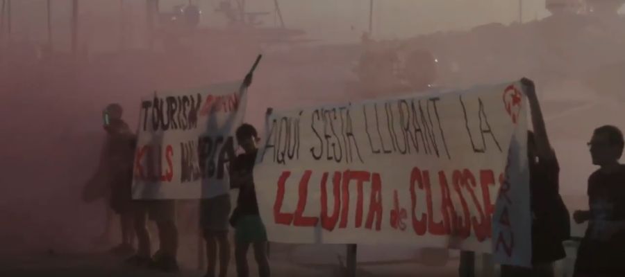 Protesta de Arran en el Moll Vell de Palma durante el verano de 2017 Protesta de Arran en el Moll Vell de Palma durante el verano de 2017