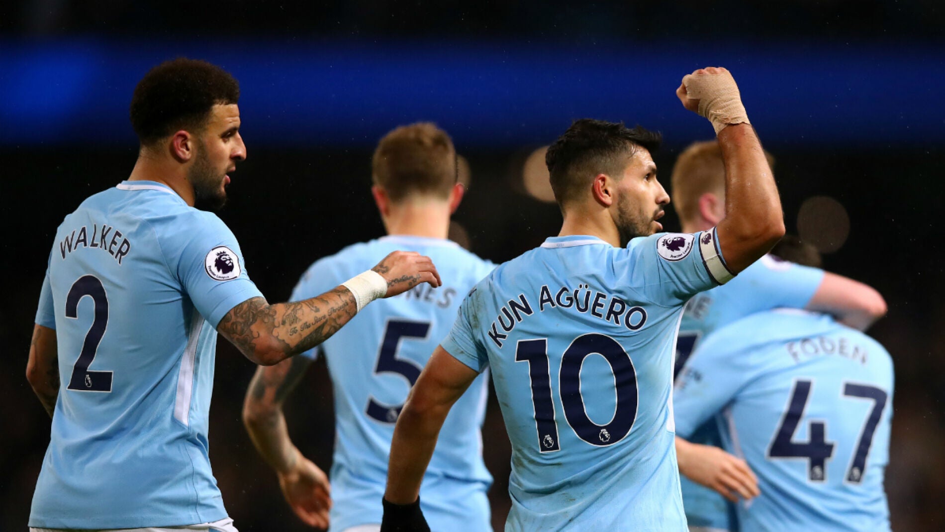 Agüero guía con un póker la goleada del Manchester City ante el