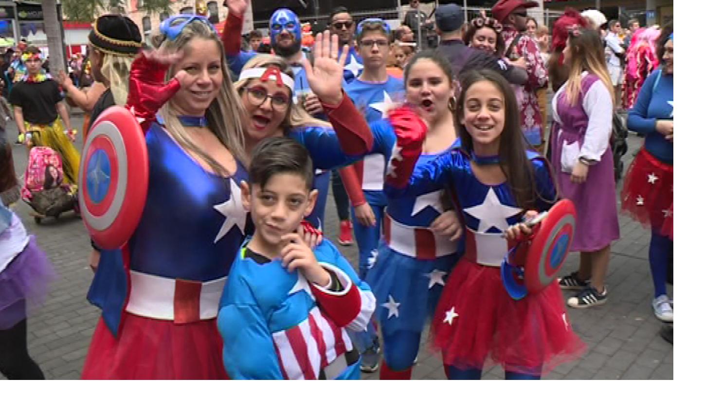 Oyentes: "Un Carnaval bailé con mi hijo vestido de momia y no lo reconocí. No he vuelto a participar" Oyentes: "Un Carnaval bailé con mi hijo vestido de momia y no lo reconocí. No he vuelto a participar"