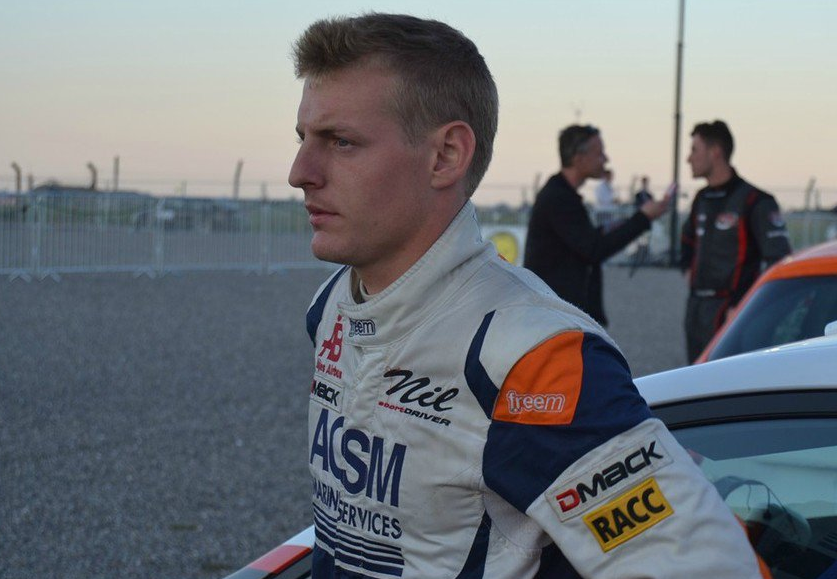 Nil Solans: "Cuesta mucho ser el nuevo Carlos Sainz, pero haré todo lo que esté en mi mano para conseguirlo" Nil Solans: "Cuesta mucho ser el nuevo Carlos Sainz, pero haré todo lo que esté en mi mano para conseguirlo"