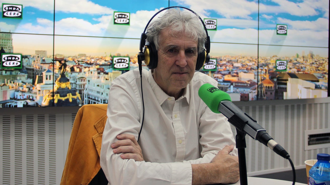 Master Class con Juan Luis Arsuaga: "Nos podemos imaginar a los neandertales pintados de rojo y negro con plumas en el pelo" Master Class con Juan Luis Arsuaga: "Nos podemos imaginar a los neandertales pintados de rojo y negro con plumas en el pelo"