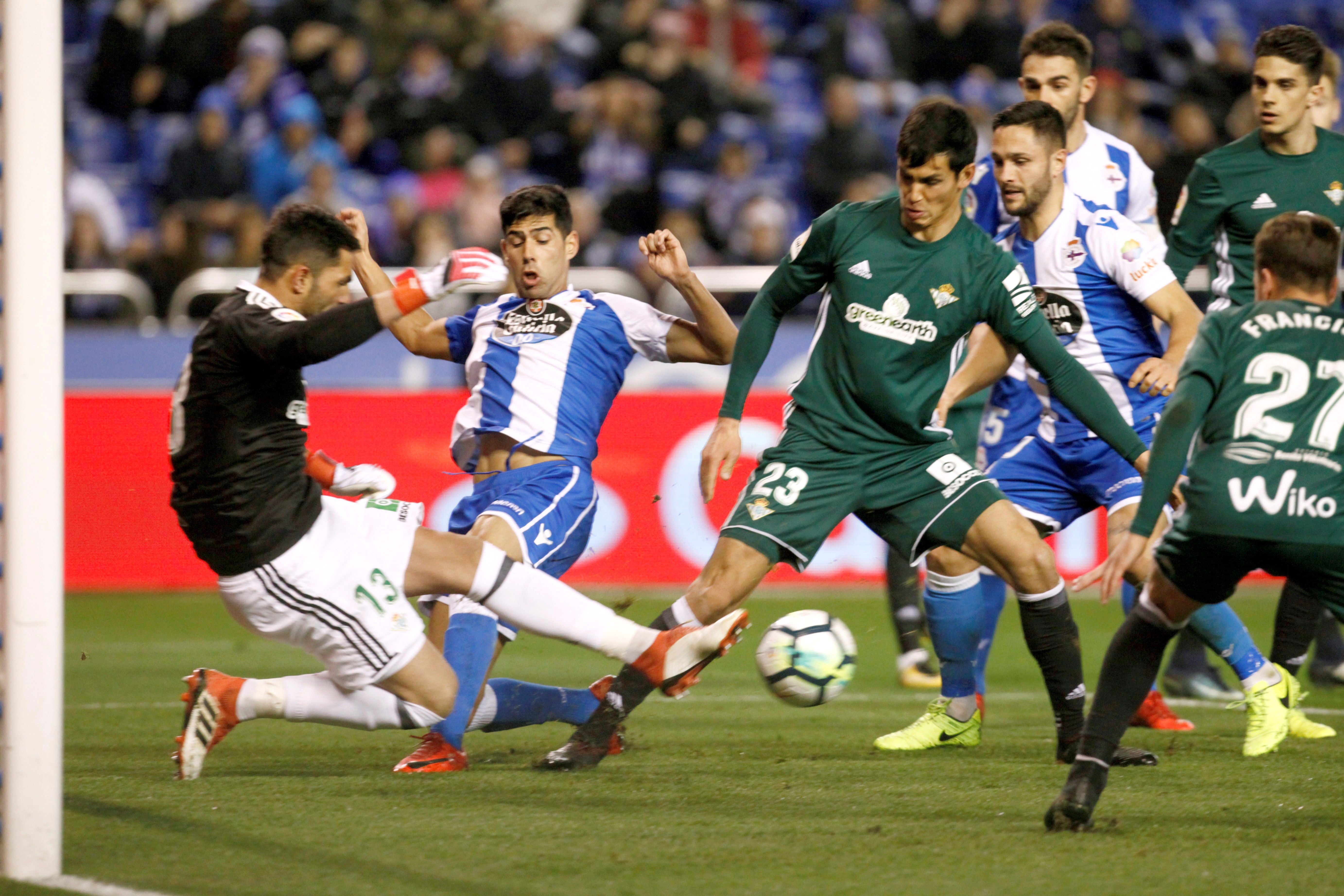 Loren: "Se nota mucho el cambio de Segunda B a Primera, el balón circula mucho más rápido" Loren: "Se nota mucho el cambio de Segunda B a Primera, el balón circula mucho más rápido"