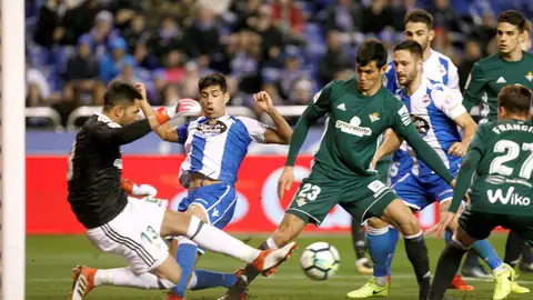 Loren marca su primer gol con el Real Betis. Loren marca su primer gol con el Real Betis.