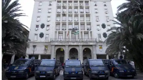 Edificio de la Audiencia de Sevilla Edificio de la Audiencia de Sevilla