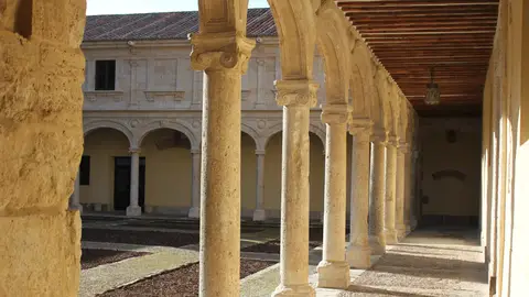 Universidad de Alcalá Patio Trilingüe
