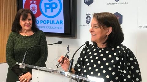 Mar&iacute;a Jos&eacute; Calderon y Ana Beatriz Sebasti&aacute;, concejalas del PP