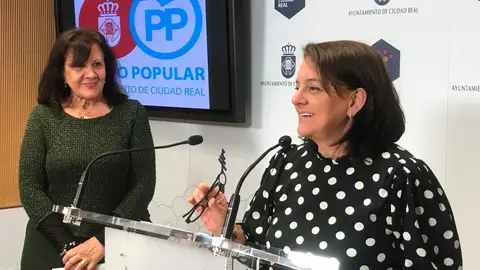 María José Calderon y Ana Beatriz Sebastiá, concejalas del PP María José Calderon y Ana Beatriz Sebastiá, concejalas del PP
