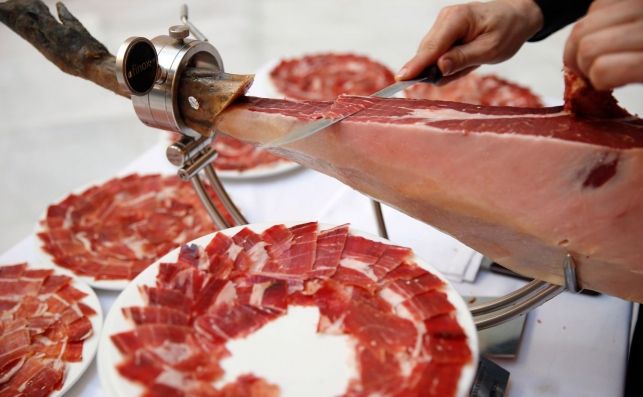 Jerez de los Caballeros celebra del 8 al 11 de mayo el XXXV Salón del Jamón Ibérico y la Dehesa Jerez de los Caballeros celebra del 8 al 11 de mayo el XXXV Salón del Jamón Ibérico y la Dehesa