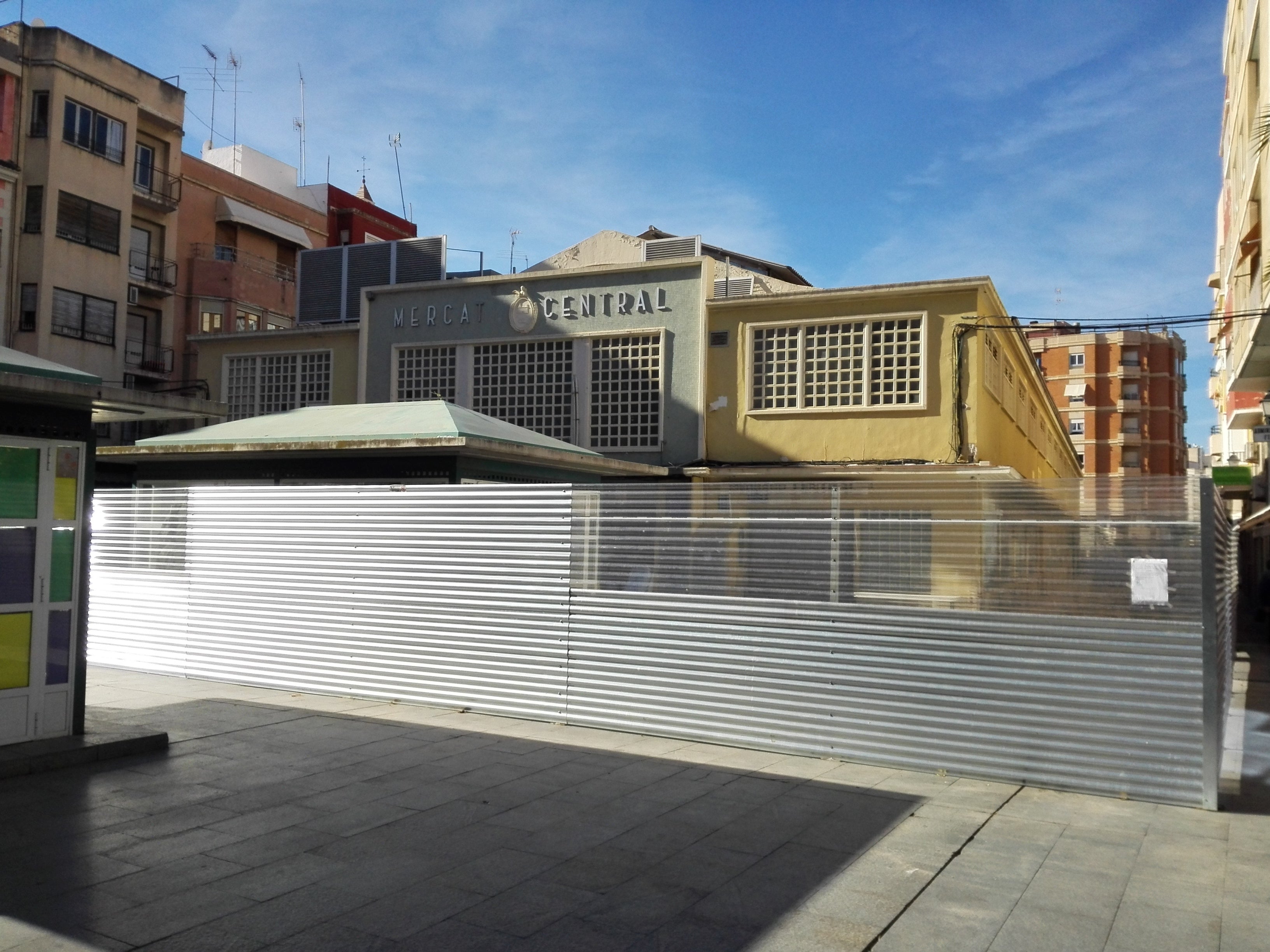 Sin rastro del refugio antiaéreo de la Guerra Civil en la Plaza de las Flores de Elche Sin rastro del refugio antiaéreo de la Guerra Civil en la Plaza de las Flores de Elche