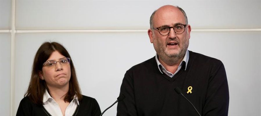 Los diputados de JxCat, Eduard Pujol (d) y Gemma Geis (i) Los diputados de JxCat, Eduard Pujol (d) y Gemma Geis (i)