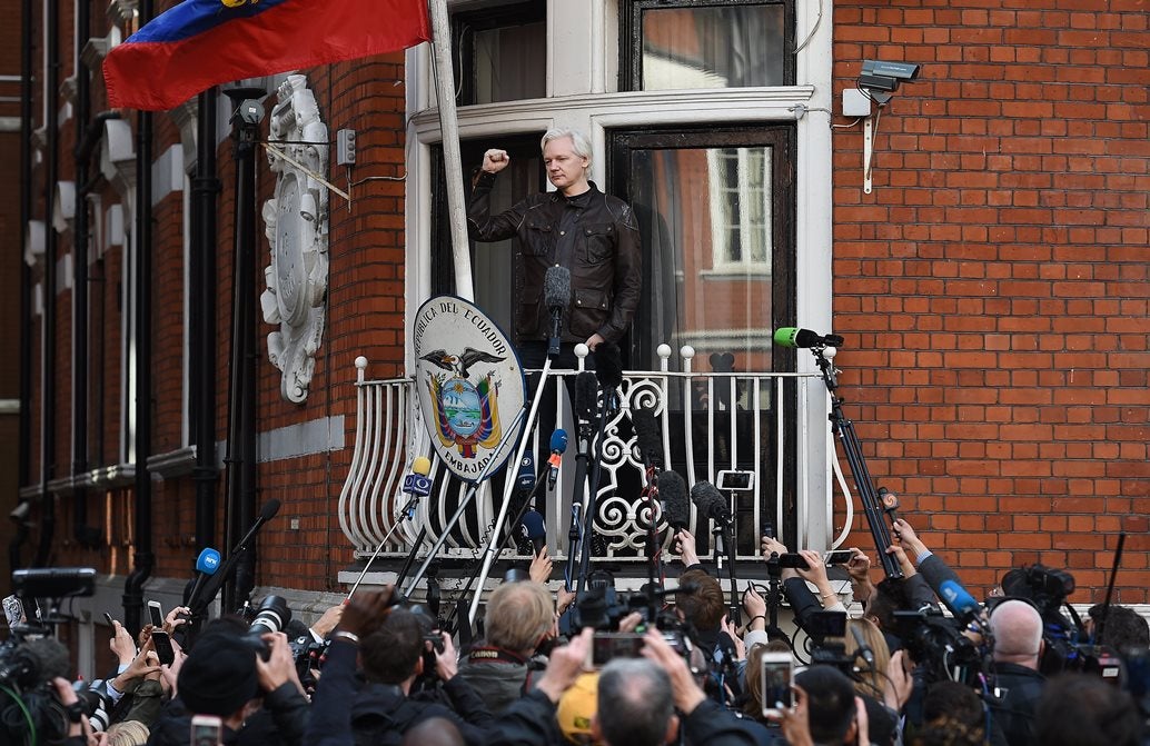Julian Assange deja de dirigir Wikileaks, aunque sigue en el equipo editorial Julian Assange deja de dirigir Wikileaks, aunque sigue en el equipo editorial