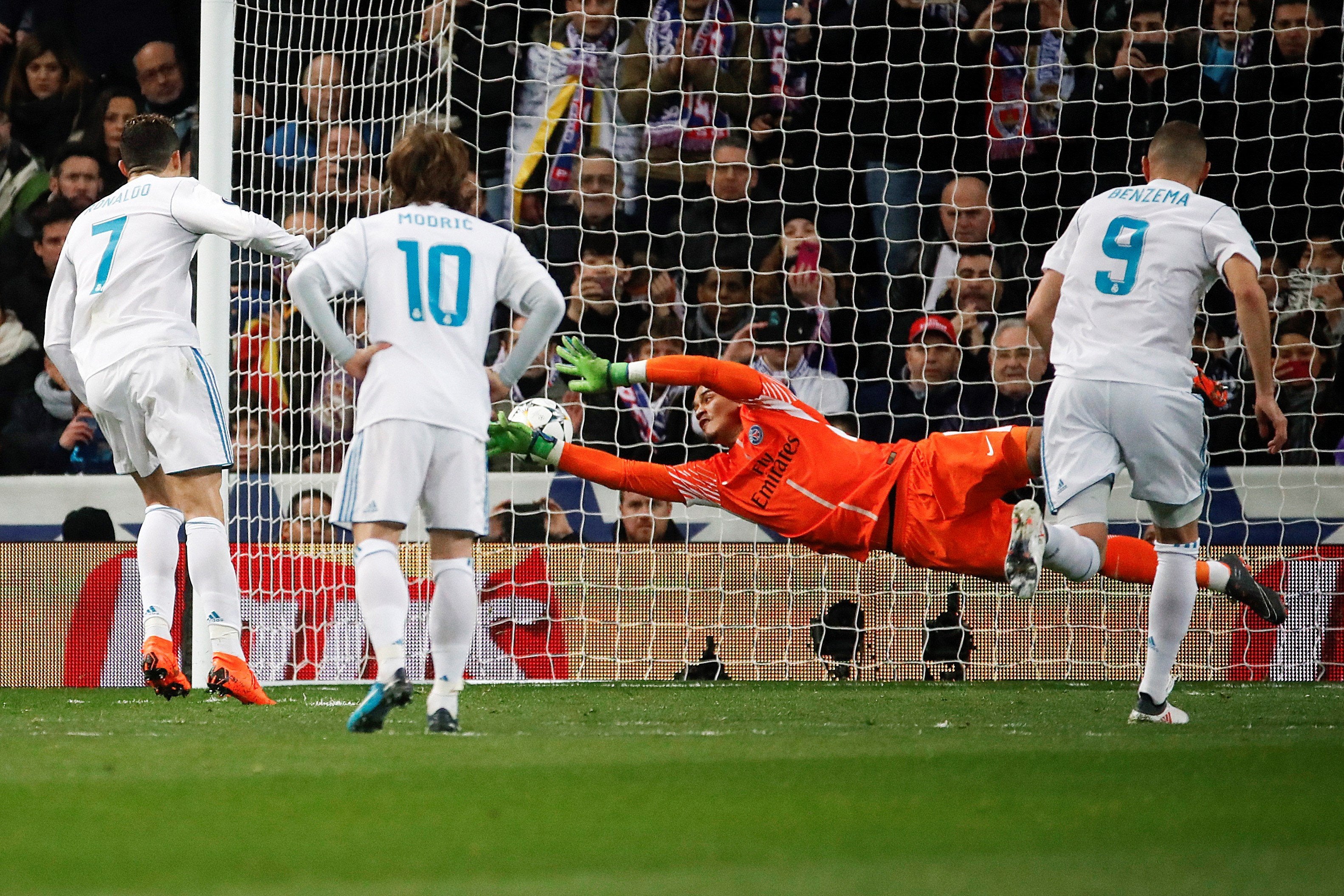 El Real Madrid toma ventaja en la ida de octavos gracias a un doblete de Cristiano y a otro gol de Marcelo El Real Madrid toma ventaja en la ida de octavos gracias a un doblete de Cristiano y a otro gol de Marcelo