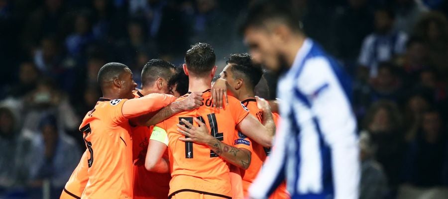 Los jugadores del Liverpool celebran un gol ante el Oporto Los jugadores del Liverpool celebran un gol ante el Oporto