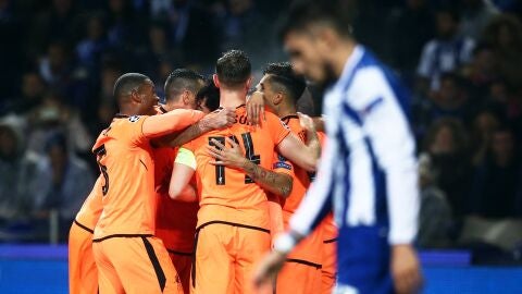 Los jugadores del Liverpool celebran un gol ante el Oporto