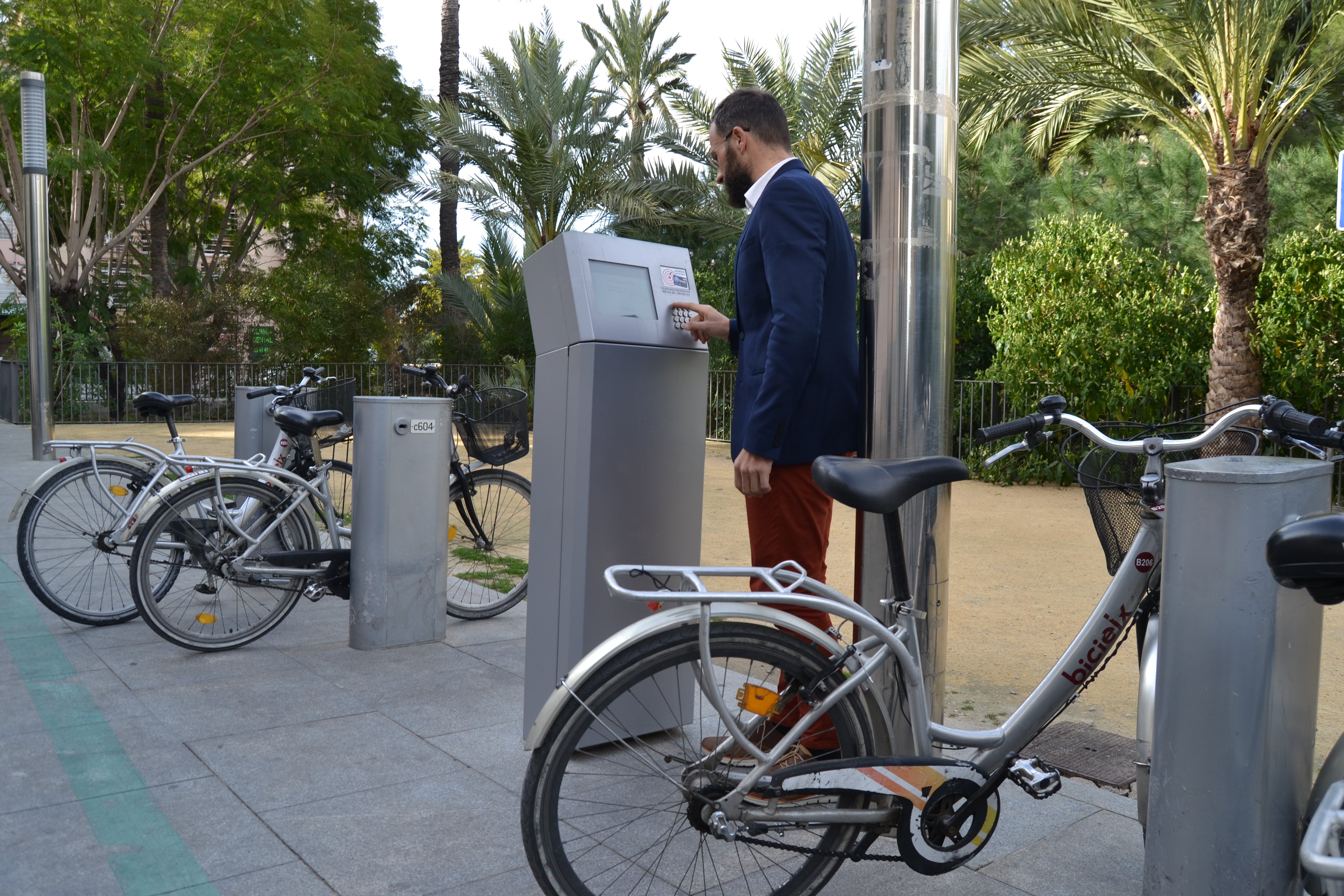 Cs Elche dice que los usuarios de BiciElx piden mejoras en el servicio Cs Elche dice que los usuarios de BiciElx piden mejoras en el servicio