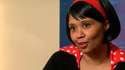 Una mujer en Arizona sufre de dolor de cabeza y se despierta con acento británico Una mujer en Arizona sufre de dolor de cabeza y se despierta con acento británico