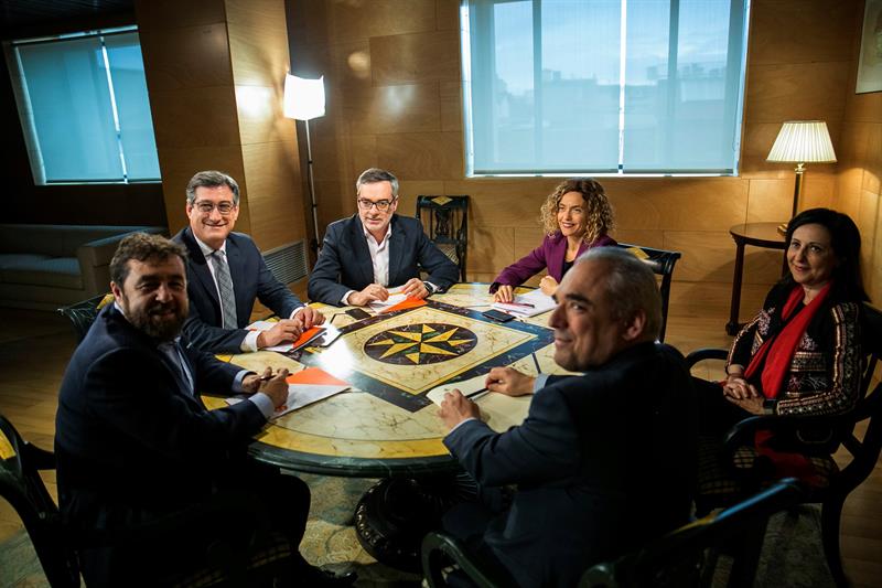 Finaliza sin acuerdo la reunión entre PSOE y C's para reformar la ley electoral Finaliza sin acuerdo la reunión entre PSOE y C's para reformar la ley electoral