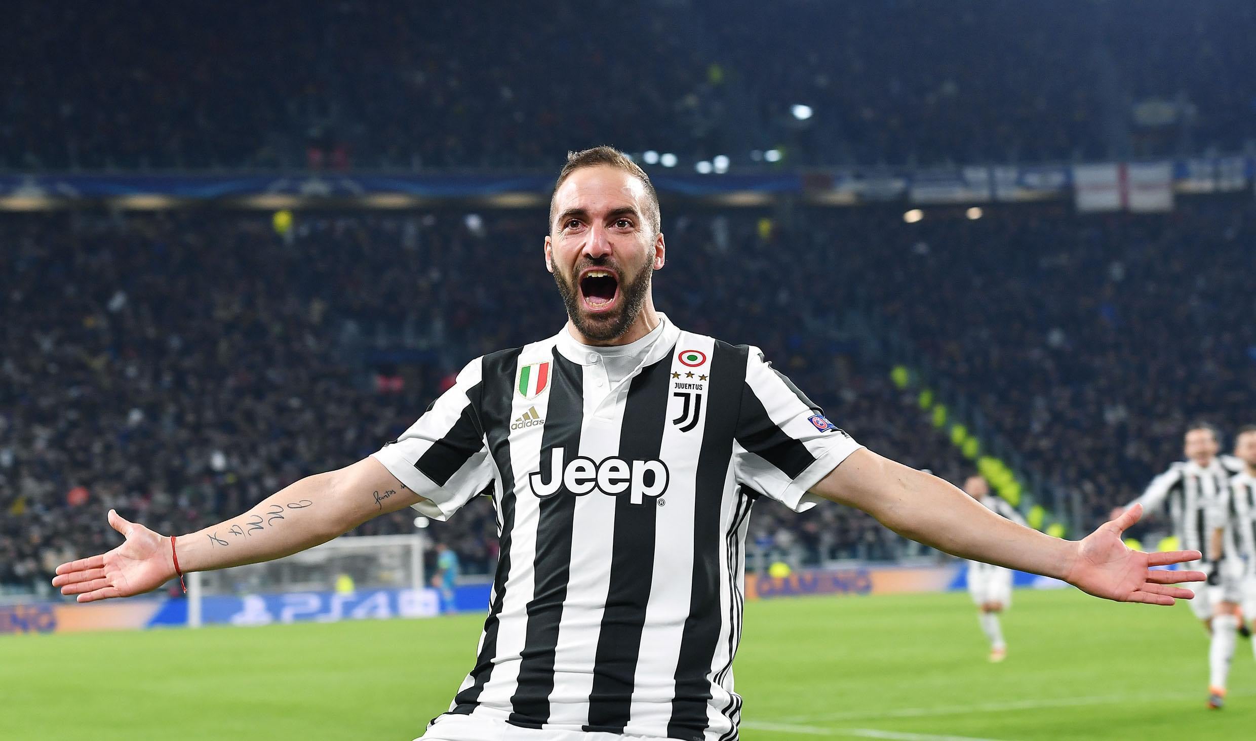 Higuaín carga contra sus críticos: "Qué fácil es hablar desde el sillón de casa" Higuaín carga contra sus críticos: "Qué fácil es hablar desde el sillón de casa"