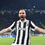 Gonzalo Higuaín celebra uno de sus goles con la Juventus
