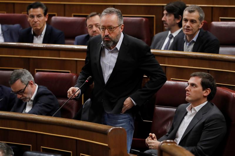 <p>"Agárrense los machos", la advertencia de Girauta sobre el futuro de España tras la moción de censura</p> <p>"Agárrense los machos", la advertencia de Girauta sobre el futuro de España tras la moción de censura</p>