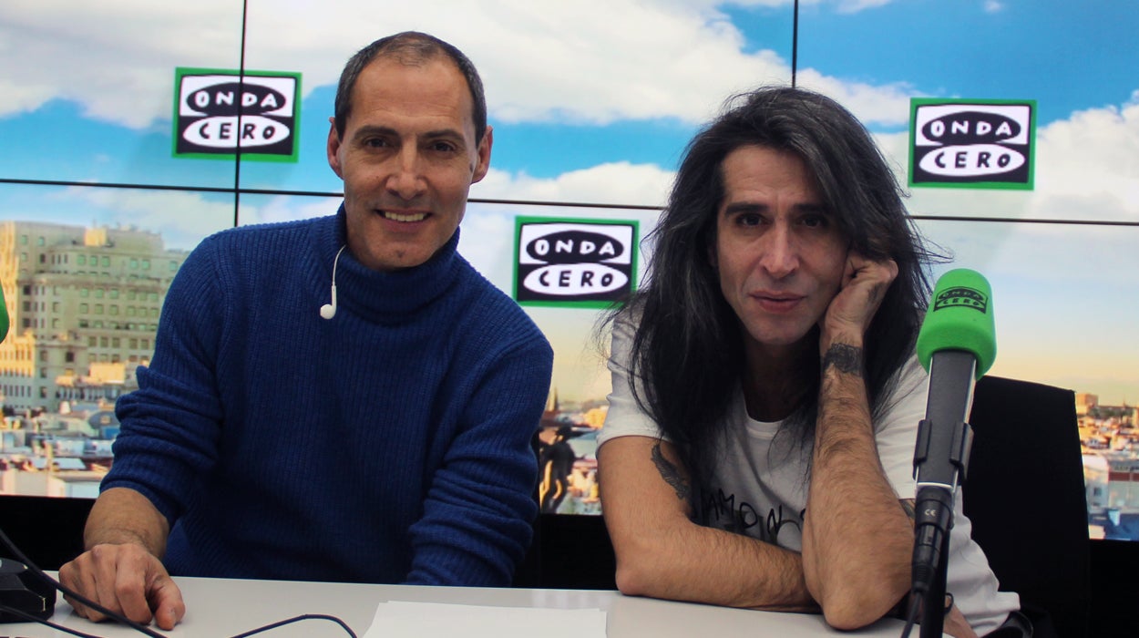 Mario Vaquerizo y Manuel Bandera: "Mientras haya subidas y bajadas en el amor, quiere decir que el amor existe y está en el aire" Mario Vaquerizo y Manuel Bandera: "Mientras haya subidas y bajadas en el amor, quiere decir que el amor existe y está en el aire"