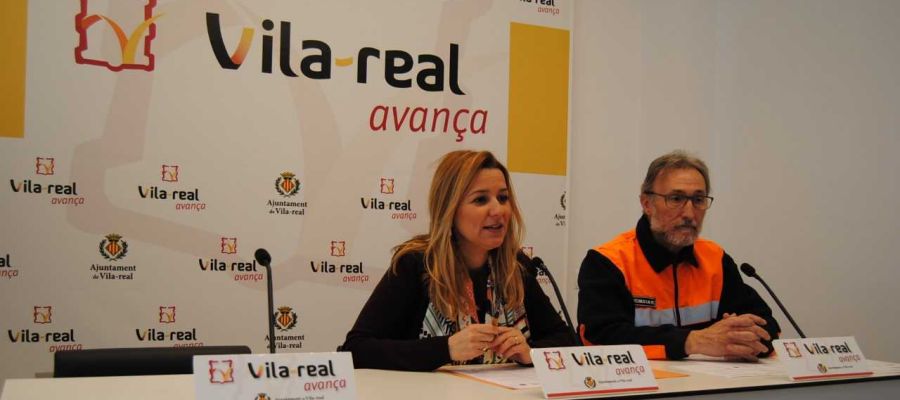 La regidora de Seguretat Ciutadana Silvia Gómez y el responsable de Protecció Civil han fet memòria de l´activitat del servei. La regidora de Seguretat Ciutadana Silvia Gómez y el responsable de Protecció Civil han fet memòria de l´activitat del servei.