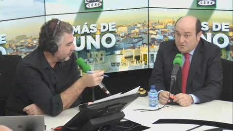 Andoni Ortuzar: "El mayor problema de la política española es Ciudadanos. Albert Rivera me está recordando más a Berlusconi que a Macron" Andoni Ortuzar: "El mayor problema de la política española es Ciudadanos. Albert Rivera me está recordando más a Berlusconi que a Macron"