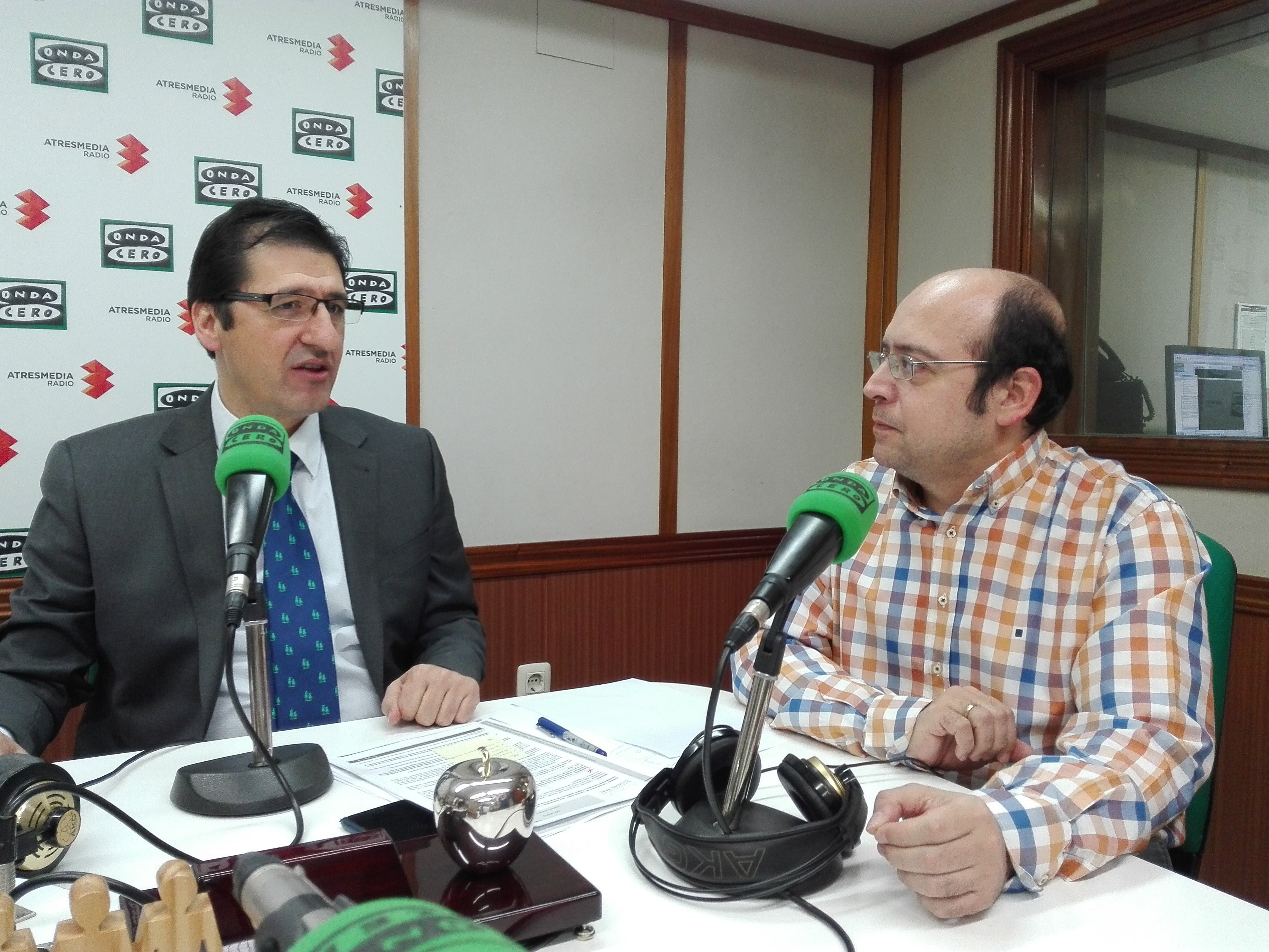 El Presidente de la Diputación Provincial de Ciudad Real ha sido hoy entrevistado en Onda Cero-. El Presidente de la Diputación Provincial de Ciudad Real ha sido hoy entrevistado en Onda Cero-.