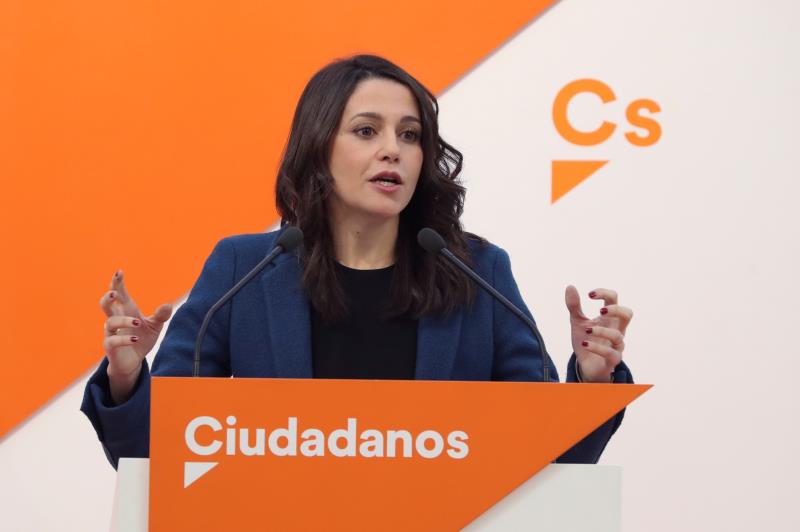 Inés Arrimadas: "Los independentistas tienen la esperanza de que Podemos les salve la papeleta" Inés Arrimadas: "Los independentistas tienen la esperanza de que Podemos les salve la papeleta"